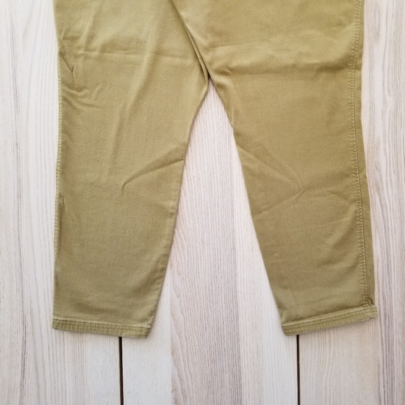 Old Navy Pixie Cropped Length Pants | Size 18 - Picture 5 of 7
